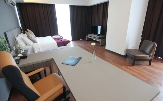 Nexus Regency Suites & Hotel - photo 5