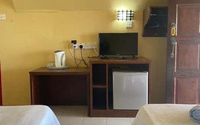 Charlie Langkawi Motel - photo 4