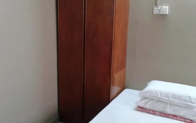 Guesthouse Hotel Malaya - photo 5