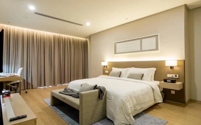 188 Suites by NamaStay - photo 2