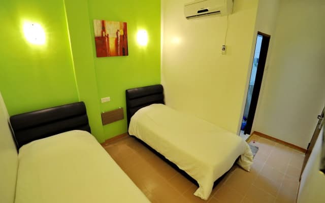 OYO 850 Gold Star Hotel - photo 4