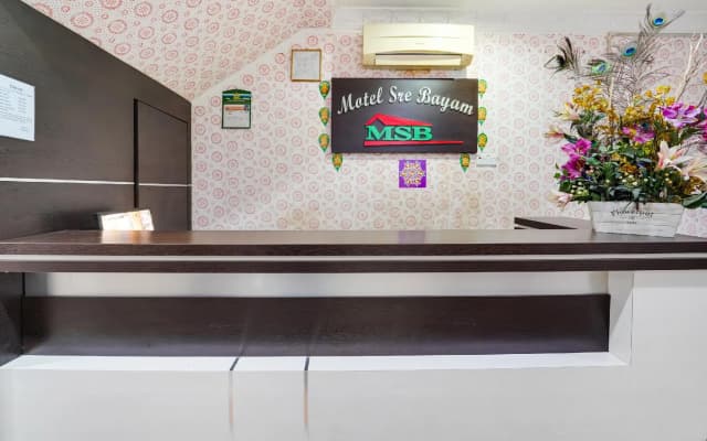 Oyo 44058 Motel Sre Bayam - photo 3