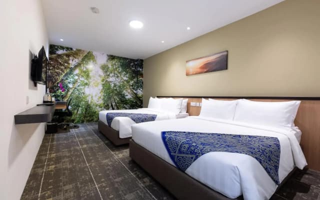 Hotel 7 Suria - photo 3