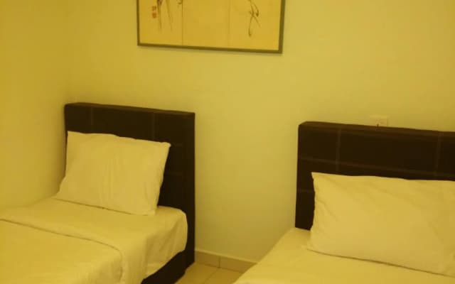 Glorious Straits Hotel - photo 4