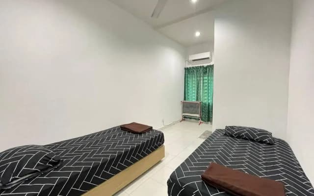 Ritz Homestay at Gong Badak, Kuala Terengganu - photo 2