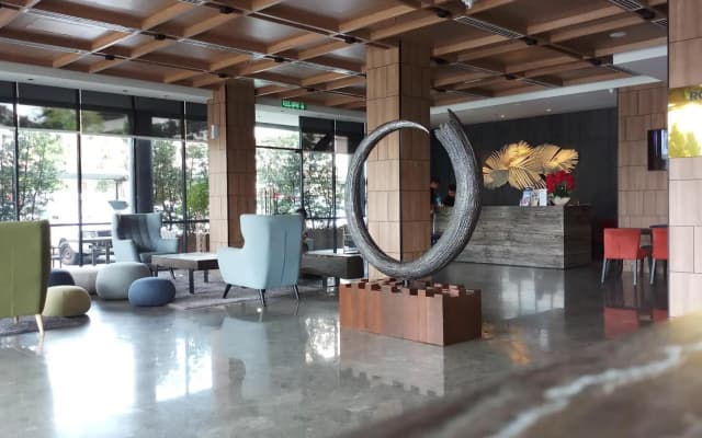 Roxy Hotel and Apartments Hotel - photo 2