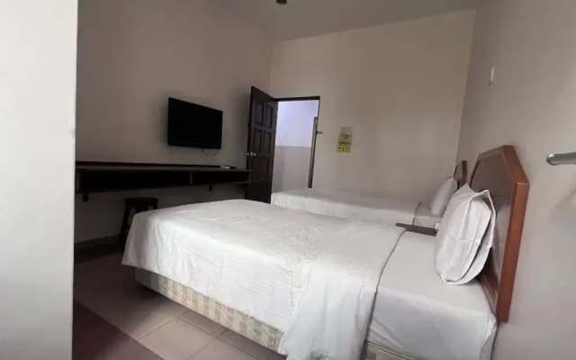 SL Guesthouse Kuantan, Pahang - photo 2