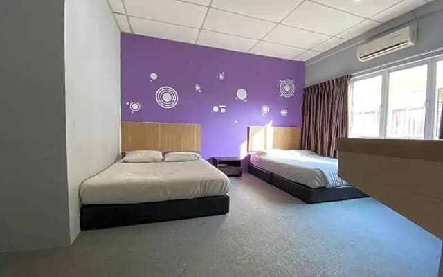 OYO 89760 Harmoni Inn Hotel - photo 3