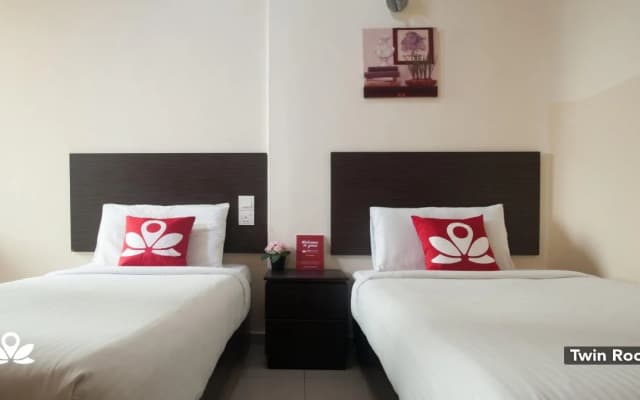 New Golden Star Hotel - photo 2