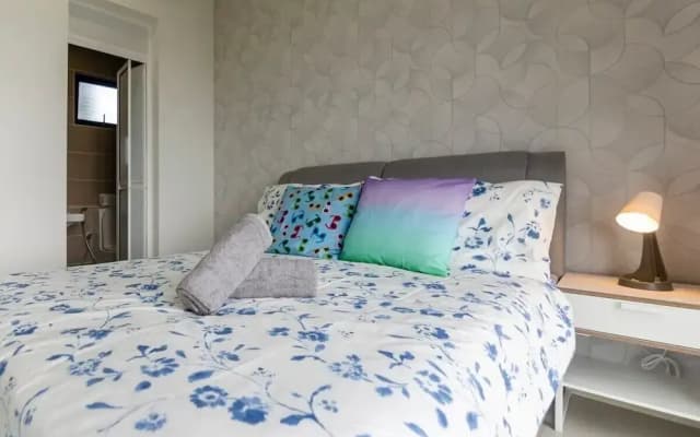 3BR D'pristine Suite Near Legoland, Stunning Views - photo 2