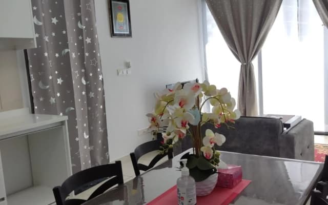Homestay2 KL KLCC Ampang, entire Condo, Balcony, 5-10 min to Zoo, Keramat Setiawangsa Pandan Cheras, 2-7px, Pool anytime, 2free indoor parking, Cooking, Washer, Strong wifi, view Genting - photo 4