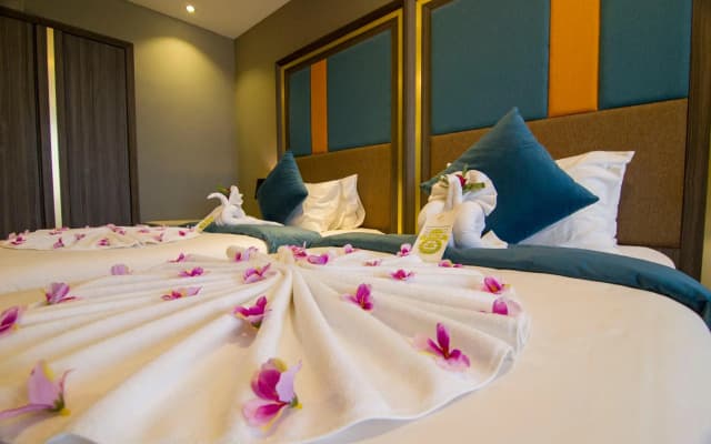 Goldenbay Hotel - photo 4