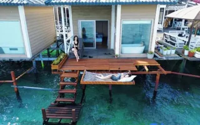 Vera Lavu Water Villa (24-Hour Chinese Housekeeper Service & Unlimited Snorkeling) - photo 5