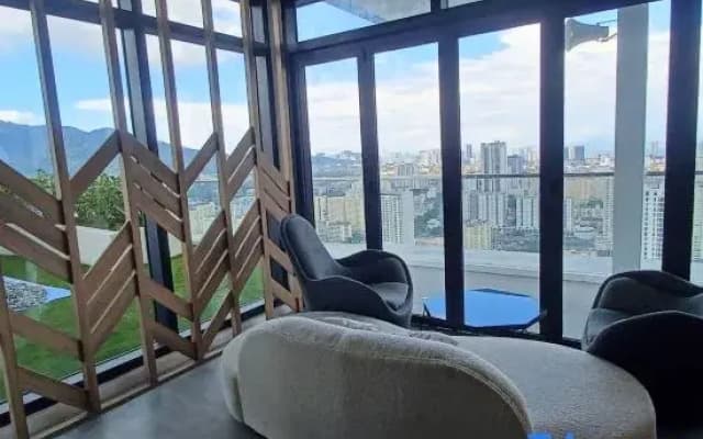 Stylish 2BR at Urban Suite With Infinite Pool - photo 3