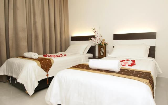 New Century Hotel - photo 5