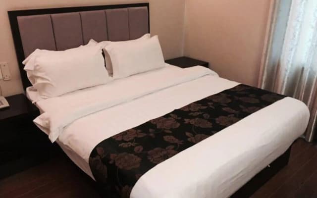 KK Waterfront Hotel - photo 5