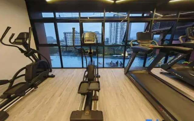 Piccadilly Greentown Premium Suites by IWH Suites - photo 5