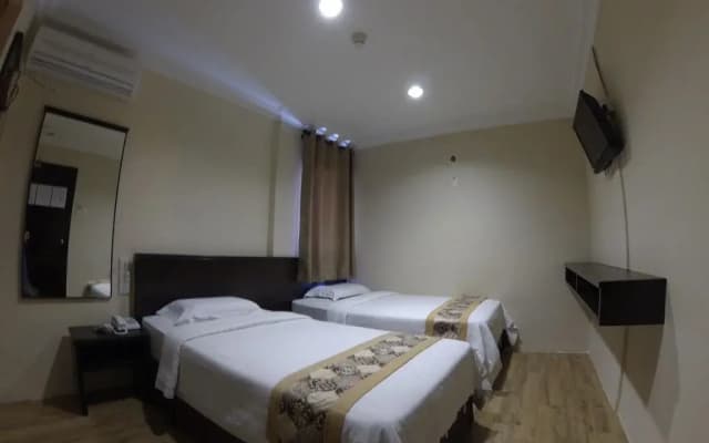 Hotel Kinabalu - photo 2