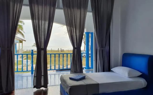 ALA Beach Lodge - Ketapang Homestay - photo 3
