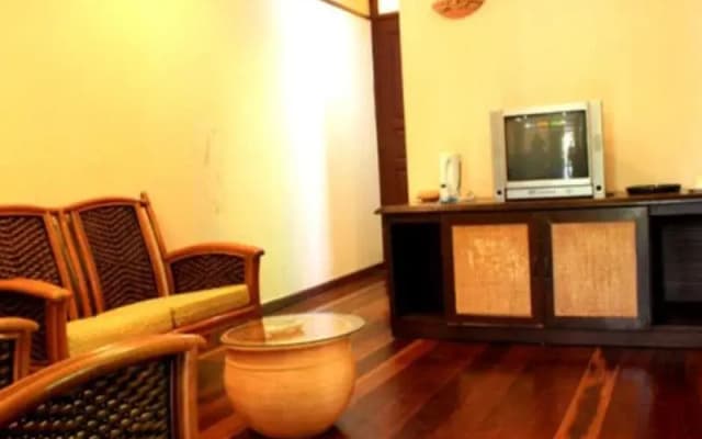 Green Village Pasir Salak Eco River Resort - photo 3