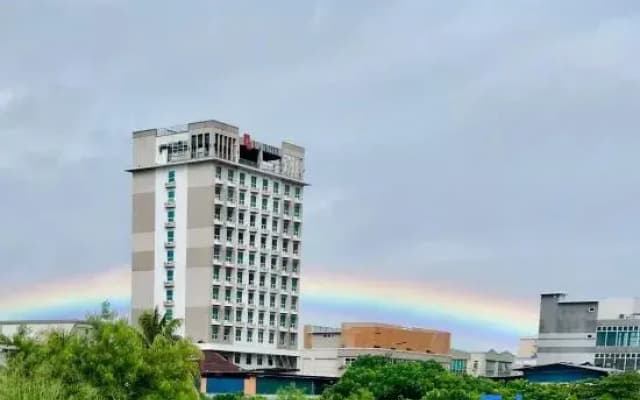 LA Hotel - photo 2