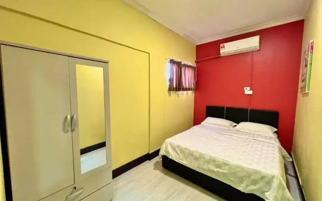 VACATION HOME PENTHOUSE MARINA COURT CONDO RESORT KOTA KINABALU 5 bedrooms 15 pax - photo 4