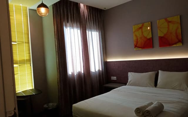 Lemon8 Hotel Apartment - photo 3