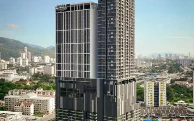 iconic seaview near airport bayan lepas 7pax luxury - photo 2