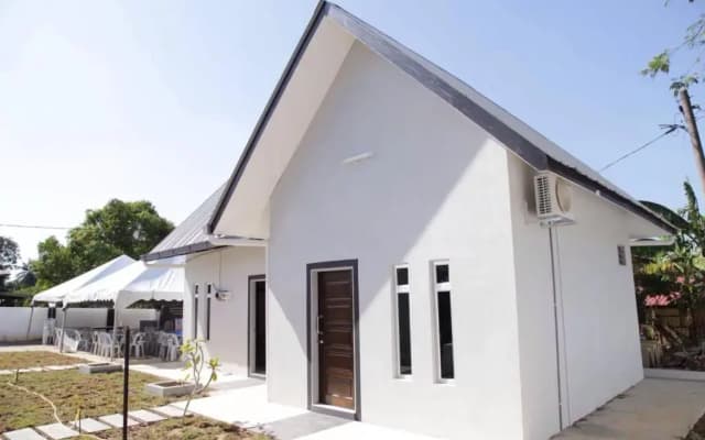 Belukar Lodges Private Homestay - photo 2