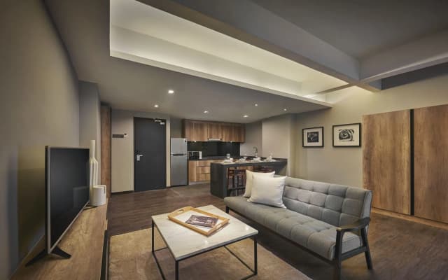 Tropics Eight Suites - photo 4