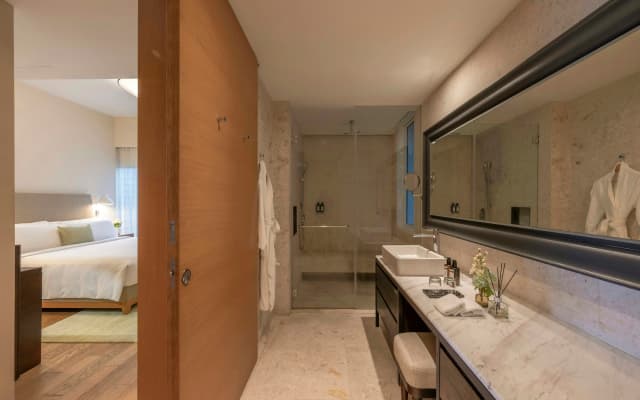 Lanson Place Bukit Ceylon - photo 5