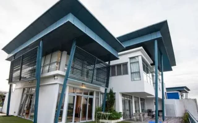 Somerset Harbour View Suites Near Legoland - photo 3