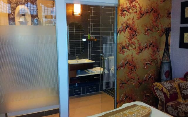 Ella Holiday Inn - photo 2