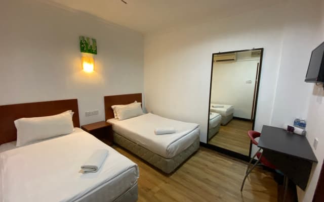 Super OYO 89847 Switz Paradise Hotel - photo 3
