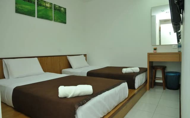 Api-Api Guest House - photo 2