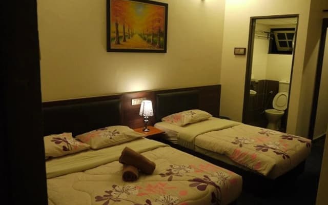Camellia Budget Inn - photo 5