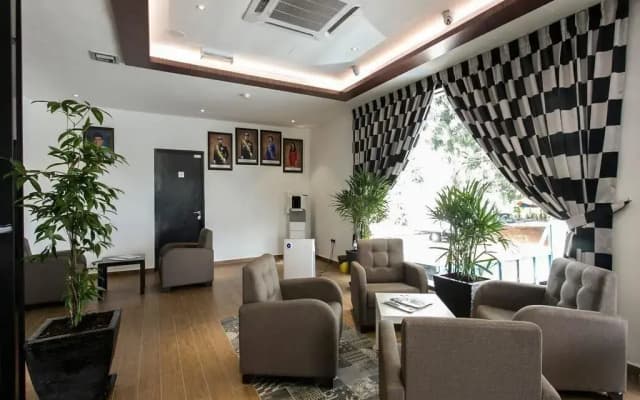OYO 292 Stella Hotel - photo 2