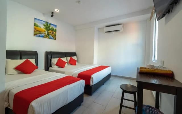 Mary J Hotel Family 10 pax room - photo 5