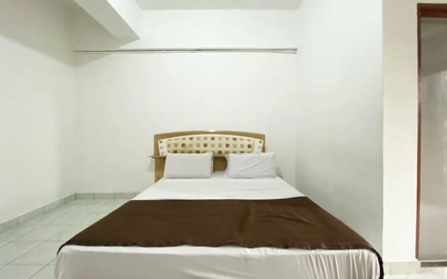 Api Api Guesthouse 533 by Oyo Rooms - photo 3
