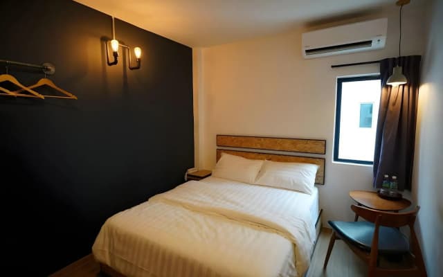 Brick Box Hotel - photo 4