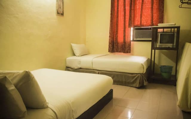 Anggerik Lodging Hotel - photo 4