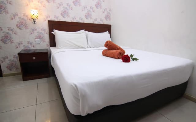 Hotel Zamburger Taman Perling - photo 2