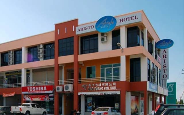 Aristo Hotel @ Putatan - photo 3