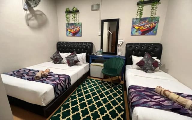 Ghazrins Garuda Hotel - photo 5