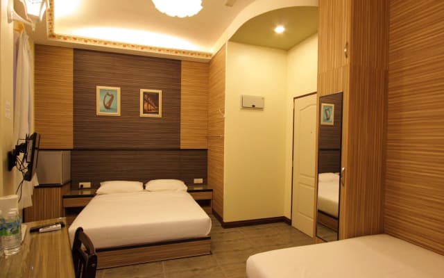 Shamrock Guest House II - photo 2