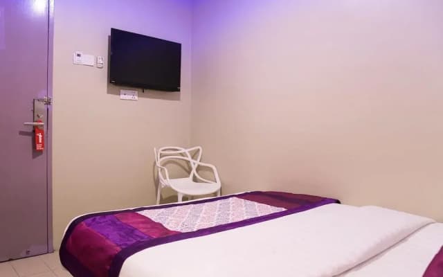 Hotel Q Inn by OYO - photo 2