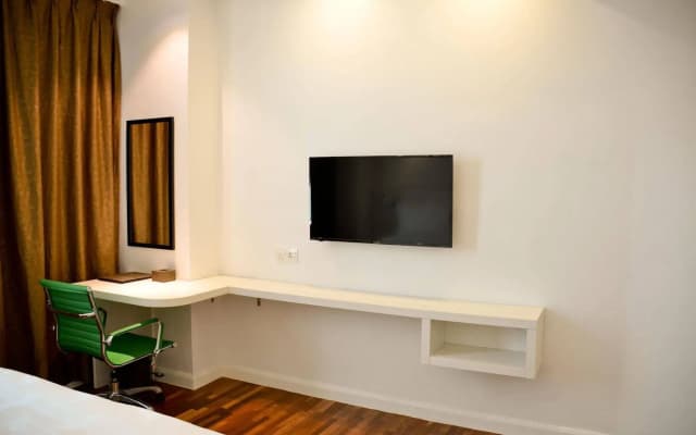 Pine Garden Hotel - photo 4