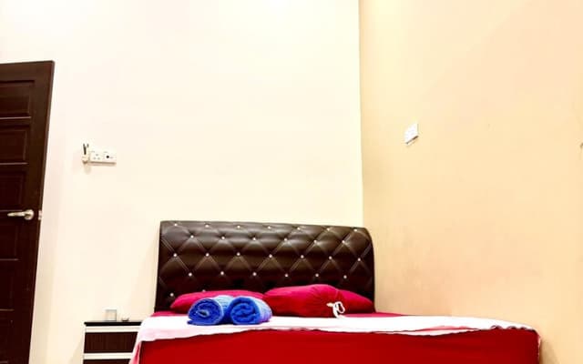 Homestay Selesa KBK Guesthouse - photo 2