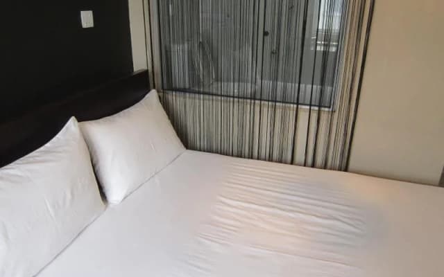 Three Top Hotel - photo 3