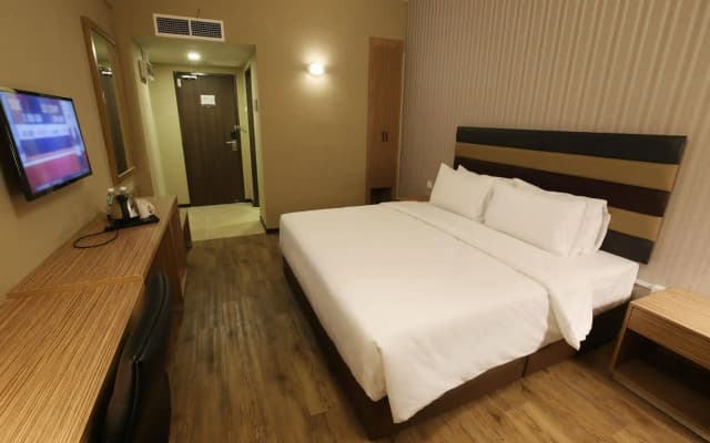 SEM9 Senai ''Formerly Known as Perth Hotel" - photo 4